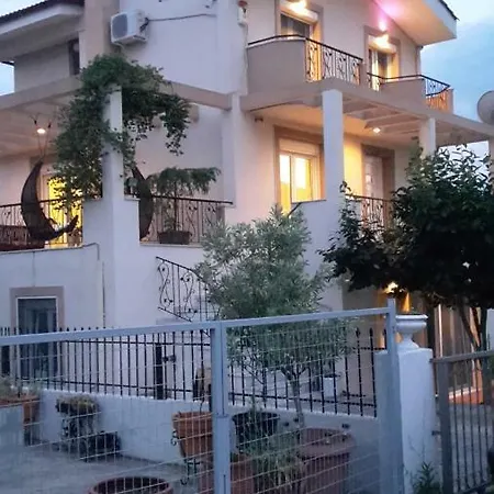 Lalikos *
